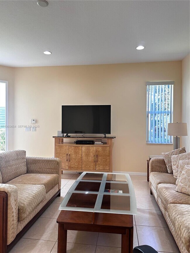 Building Photo - 606 Mariner Bay Blvd