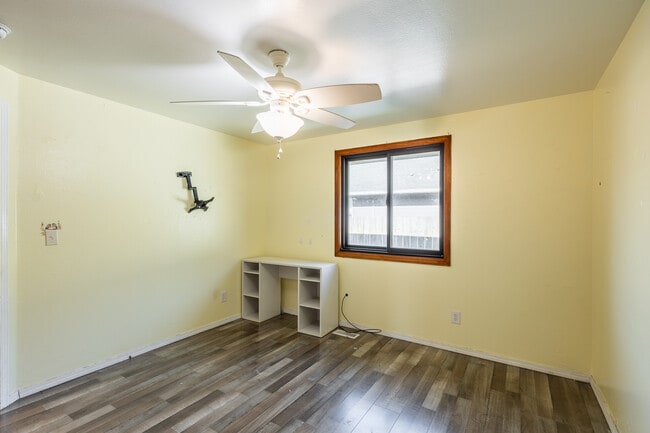 Building Photo - 924 E Georgia Ave