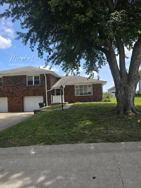 Building Photo - 1601 Tamara Dr