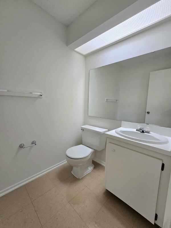Building Photo - 3932 Spoonbill Ct