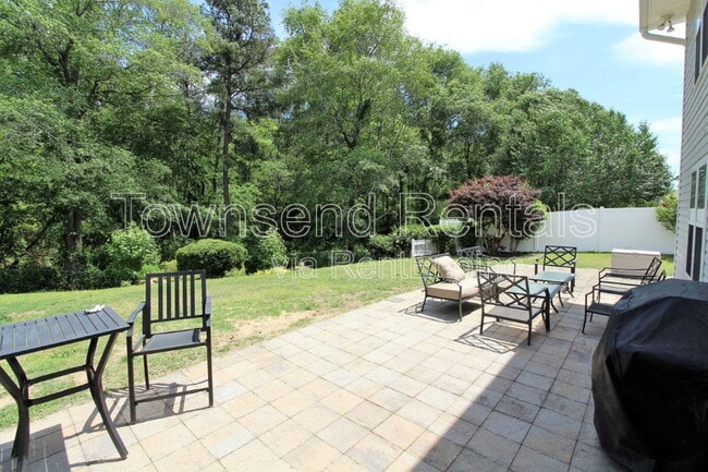 Building Photo - 4401 Clifton Dr