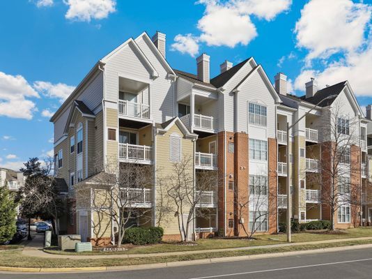 Building Photo - 2111 Highcourt Ln