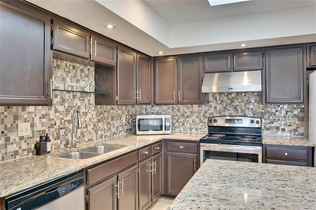 Building Photo - 8413 Slant Oak Dr