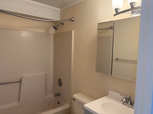 Building Photo - 804 White Cedar Blvd