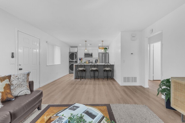 Building Photo - 72682 Thrush Rd