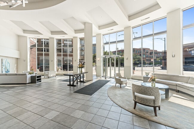 Building Photo - 1000 W Adams St