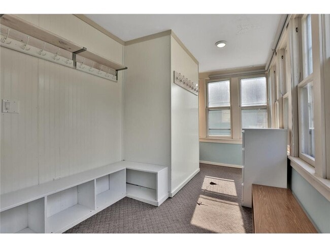 Building Photo - 2122 Temple Ct