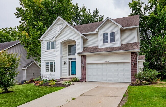 Building Photo - THOUGHTFULLY UPDATED!! 4 Bedroom, 3 Bathroom Home in Urbandale!