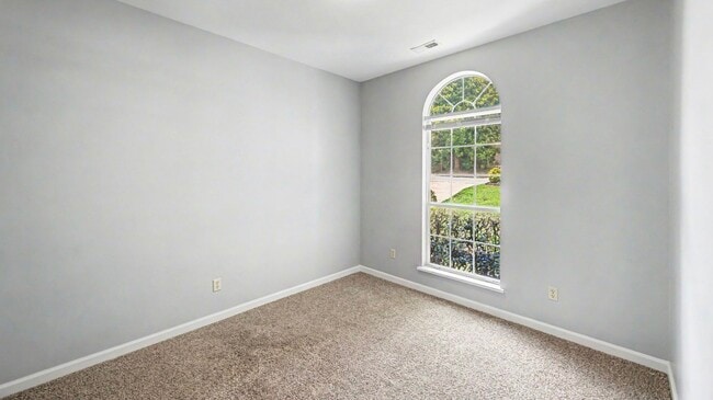 Building Photo - 629 Magnolia Ln