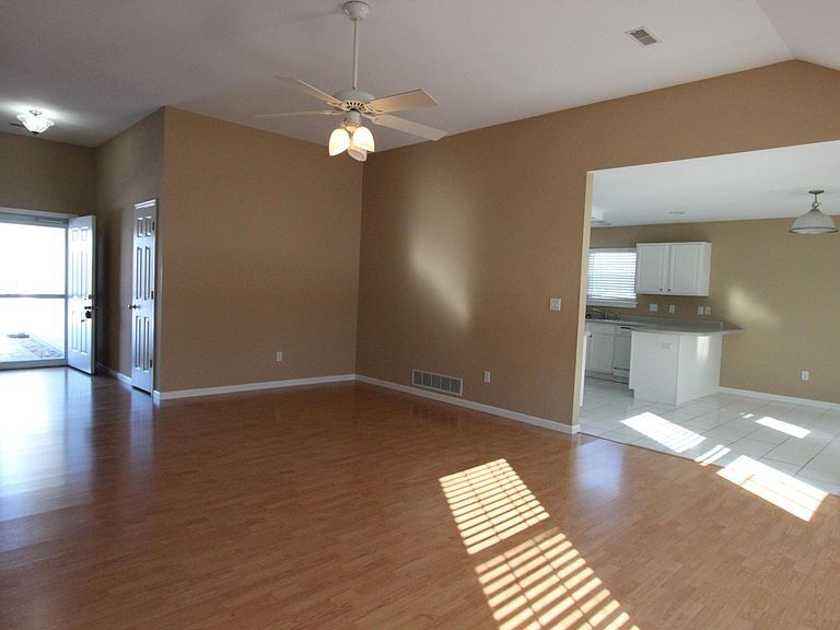 Building Photo - 502 Cheetah Dr