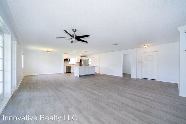 Building Photo - 3 br, 2 bath House - 15 Wisteria Dr.