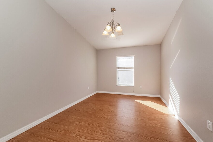 Building Photo - 10620 Shady Preserve Dr