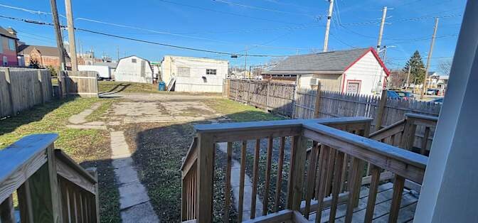 Building Photo - 432 Sanders St