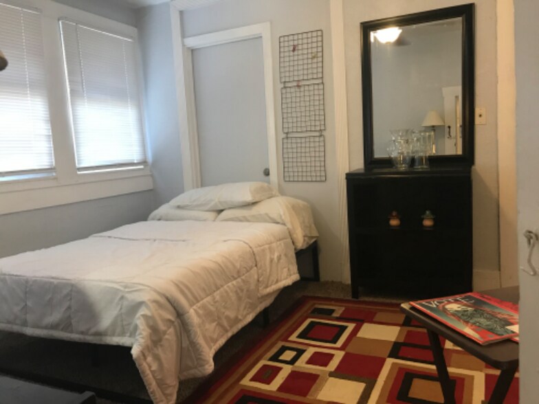 Building Photo - 1624 Kentucky Ave