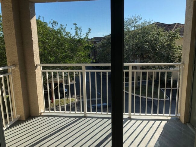 Building Photo - Emerald Dunes - 304