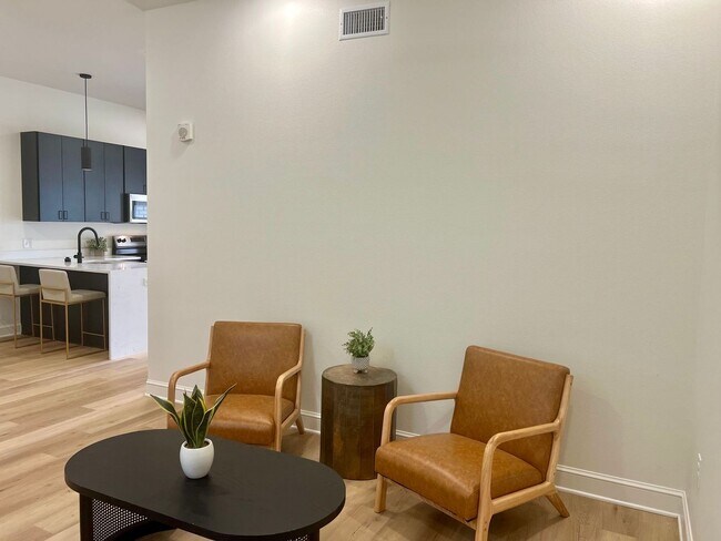 Building Photo - The Court At Overton