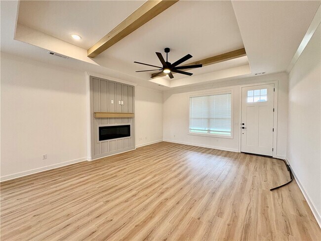 Building Photo - 1808 Bugg St