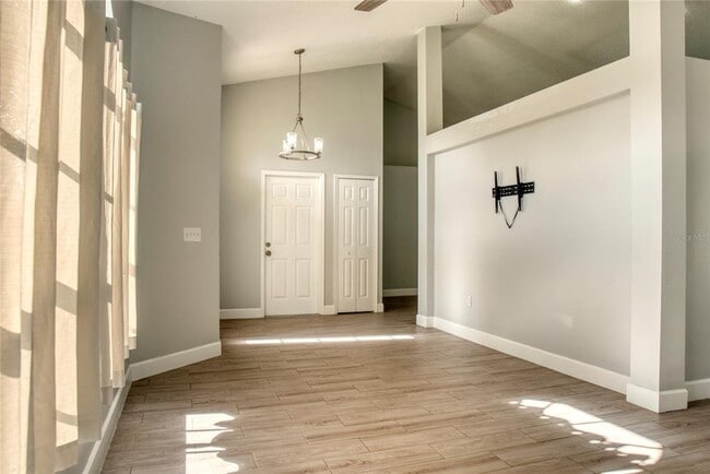 Building Photo - 1447 Kingston Way