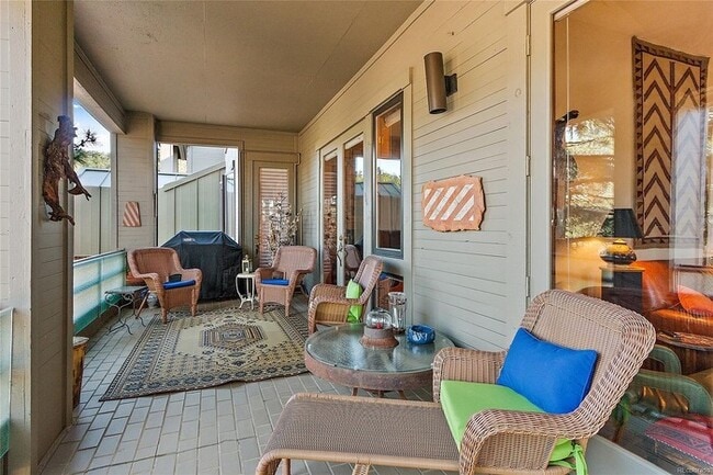 Building Photo - Executive 2BR/3BA Condo with Mountain View...