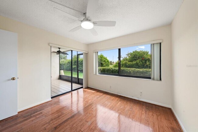 Building Photo - 5532 Del Sol Blvd