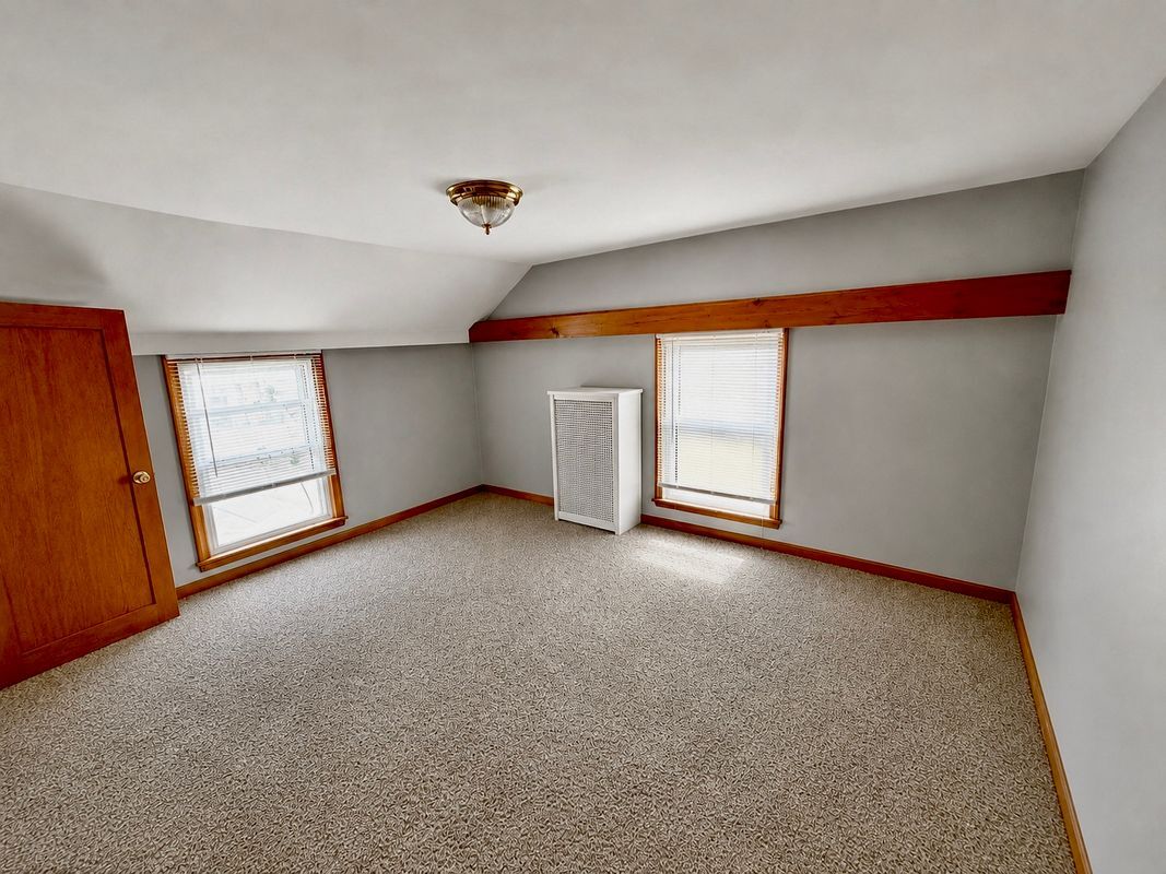 Building Photo - 179 Spruce St