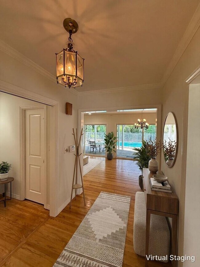 Building Photo - Beautiful One Level, 3 Bedroom, 3 Bathroom Tarzana Pool Home for Lease!