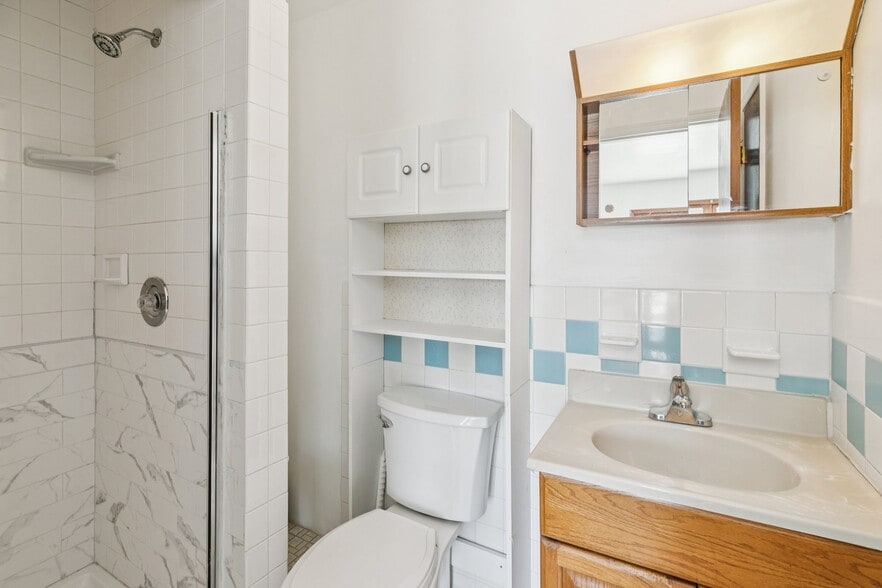 Building Photo - 3379 Frederick St