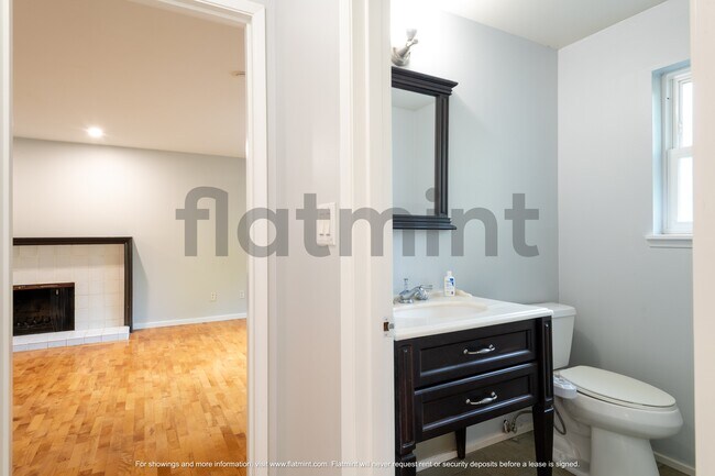 Building Photo - 7037 NE 137th St