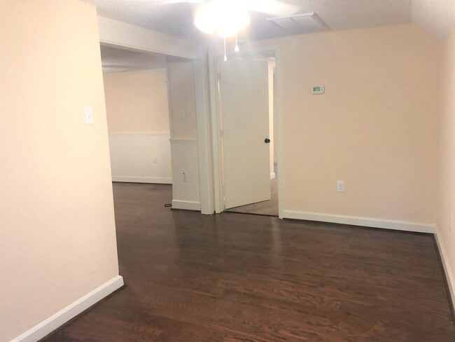 Building Photo - 1207 Maple St