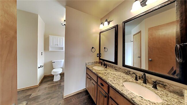 Building Photo - 1420 SE 15th St