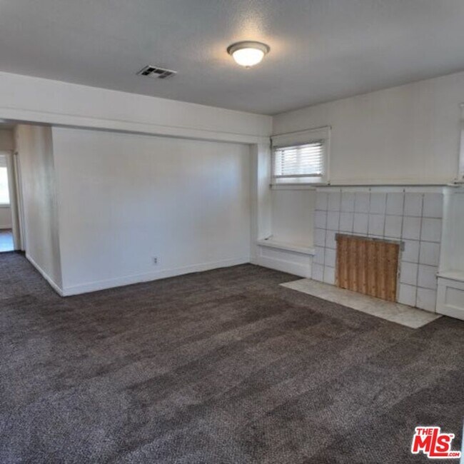 Building Photo - 2416 Chester Ln