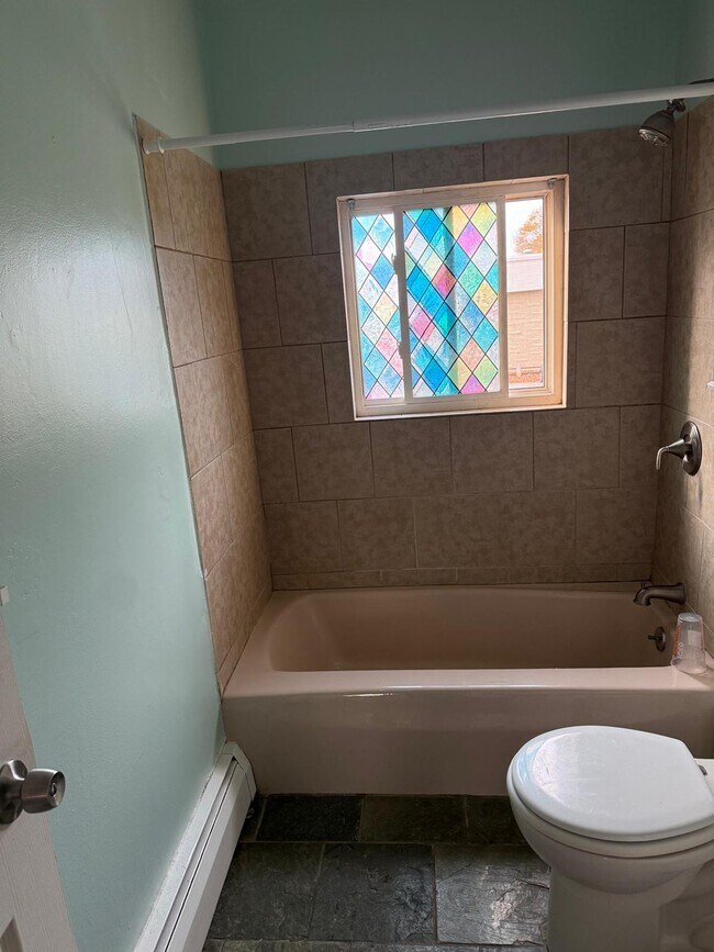 Building Photo - 94 Cowesett Ave