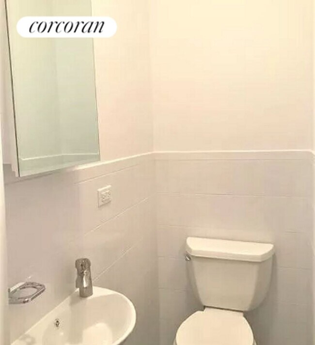 Building Photo - 601 W 174th St