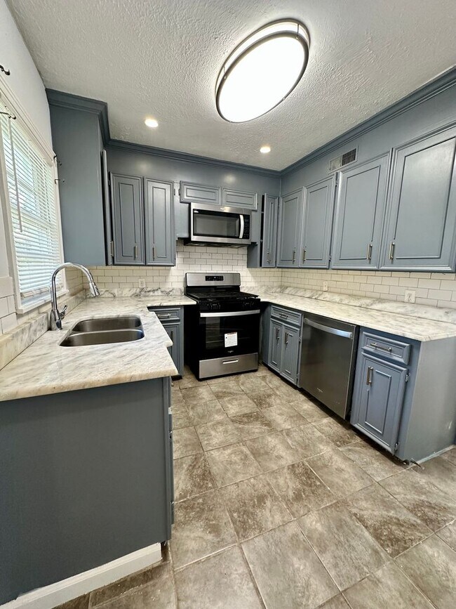 Beautiful Newly Renovated Home in North Ja... 1026 Meadow Heights Dr