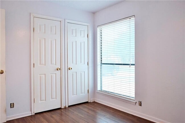 Building Photo - 12808 Irongate Ave