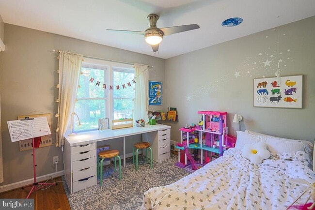 Building Photo - 5724 Greenspring Ave