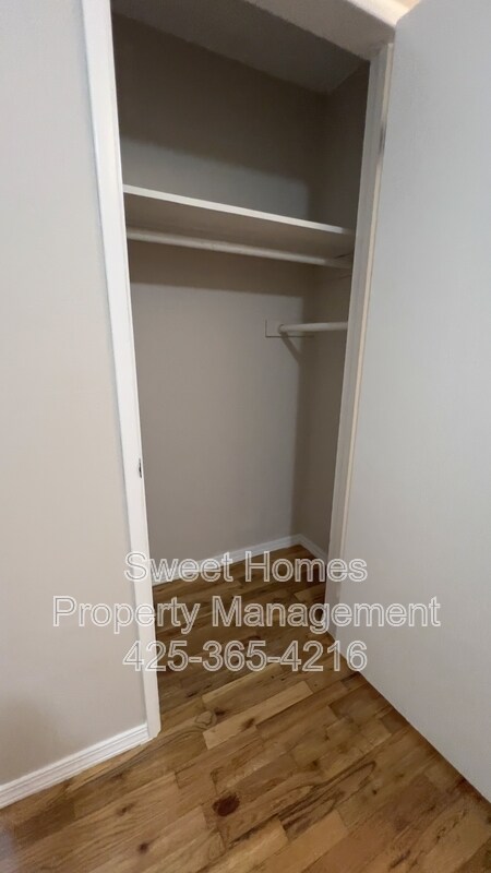 Building Photo - 5228 18th Ave SW