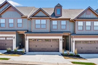 Building Photo - 325 Enchanted Ct