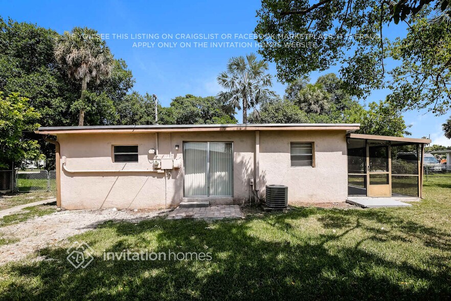 Building Photo - 1401 NW 58th Ave