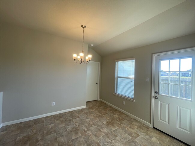 Building Photo - 625 26th Ave N