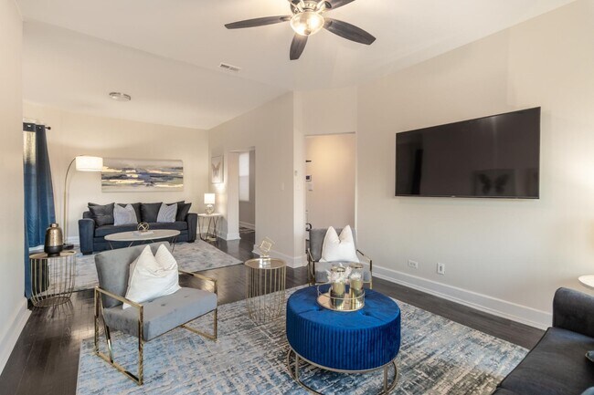 Building Photo - 5536 S King Dr