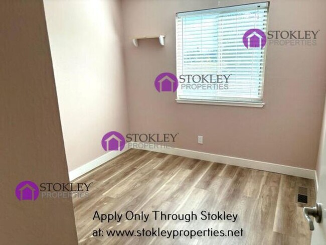 Building Photo - 1354 Tree Garden Pl