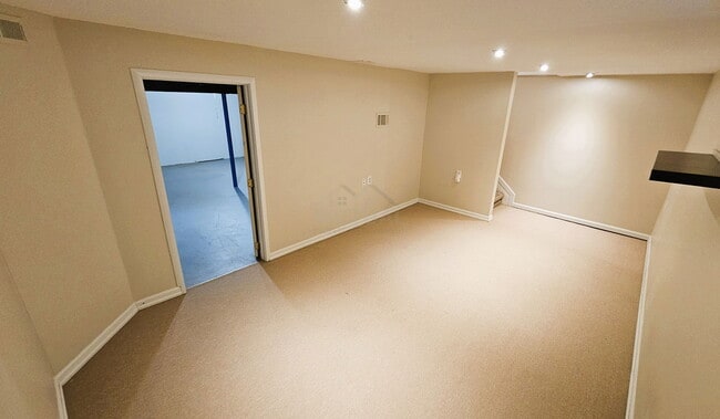 Building Photo - 19707 Hayes Ct