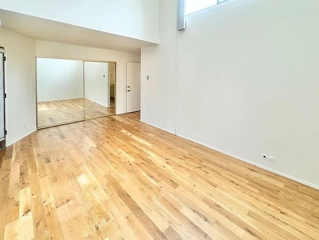 Building Photo - 8316 Via Sonoma