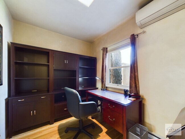 Building Photo - 303 Sena St
