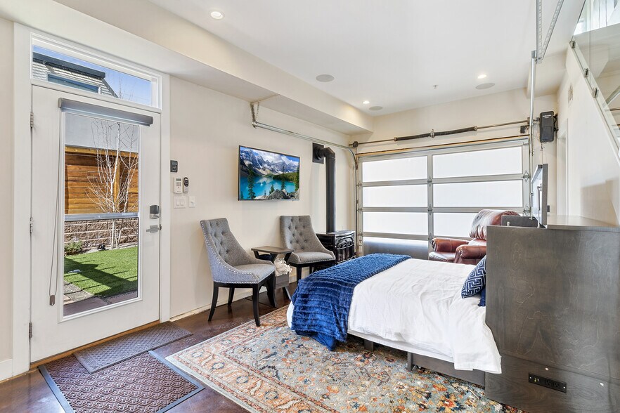 3rd bedroom Lounge - 1819 Irving St