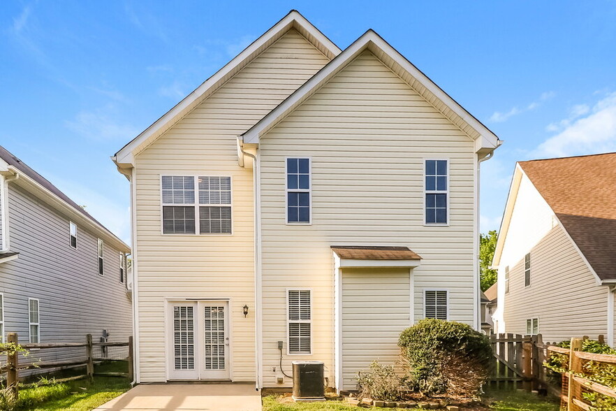 Building Photo - 2619 Rozzelles Landing Dr