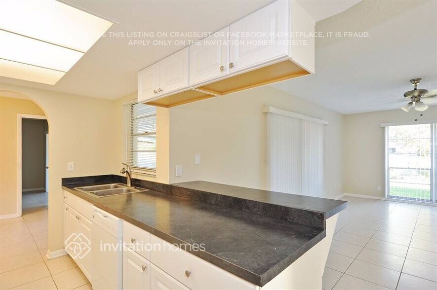 Building Photo - 5209 Windlaff Ave