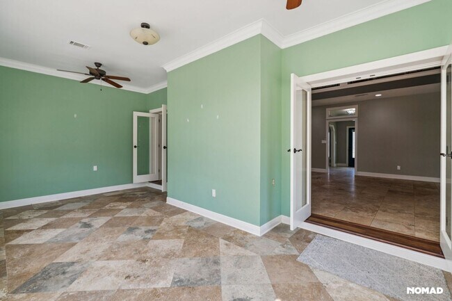 Building Photo - Spacious 4BR House in Pensacola; Pool