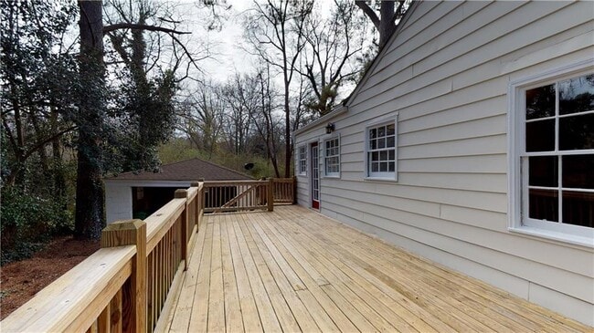 Building Photo - 2599 Eastwood Dr